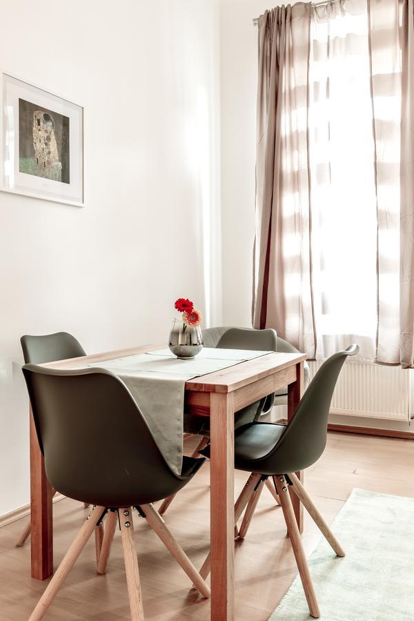 Holiday & Business Apartments 1160 Вена Экстерьер фото